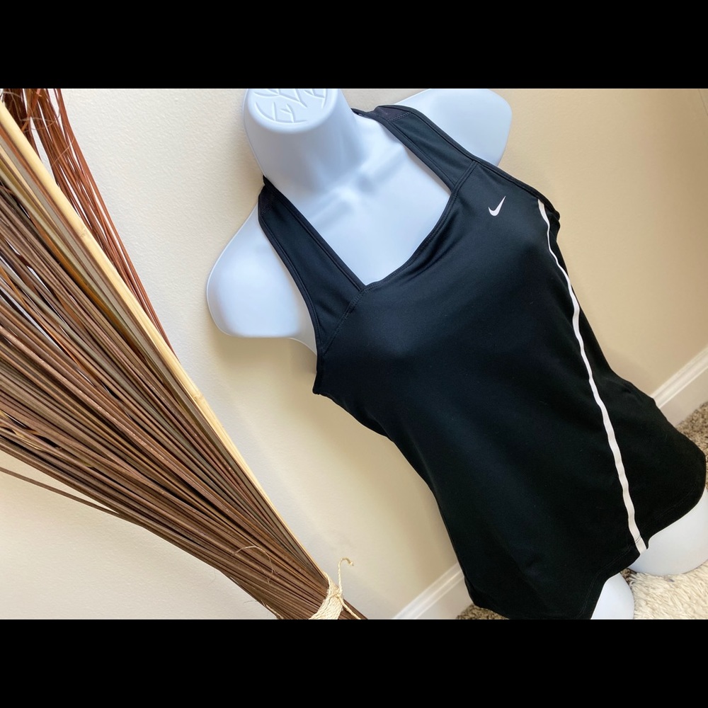 Nike top